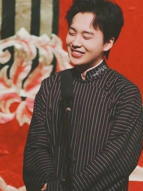 揭秘娱乐圈那些鲜为人知的幕后八卦：真相竟然没那么简单！😲