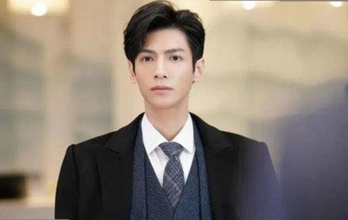 揭秘明星背后的真实关系网:娱乐圈吃瓜日常全方位观察